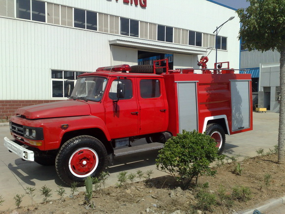 東風(fēng)尖頭140泡沫消防車