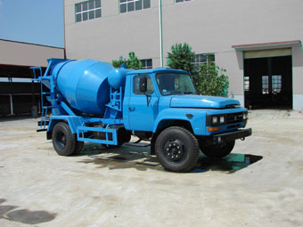 東風140尖頭混凝土攪拌運輸車